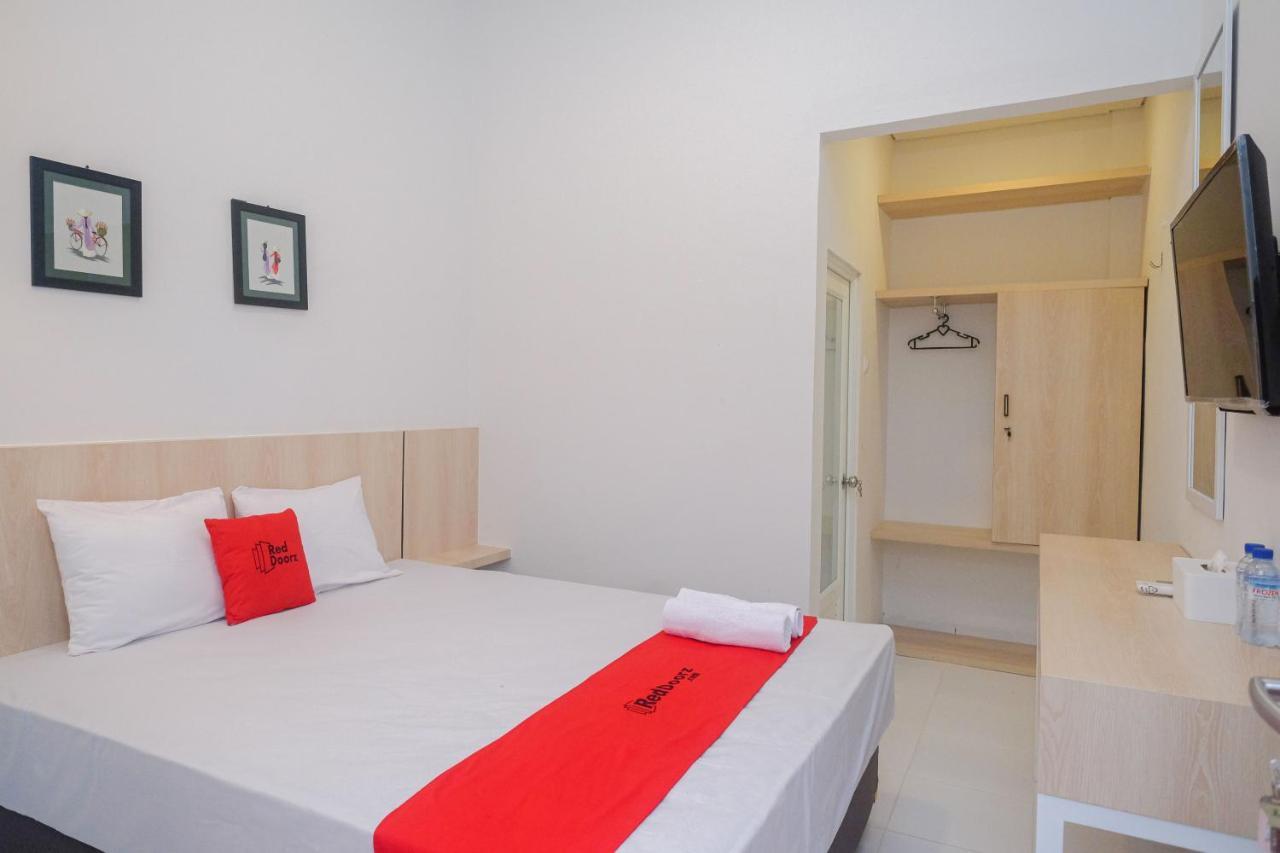 Reddoorz Syariah @ Tlogosari Semarang Hotel Alastuwo Exterior photo